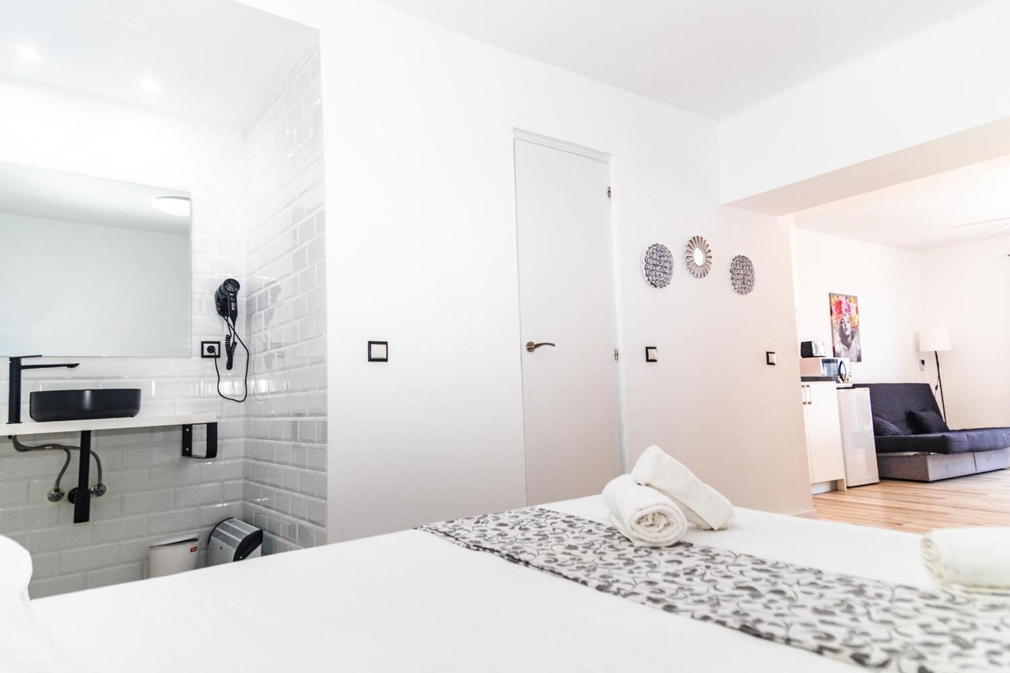 Jacaranda Apartments & Studios Es Cana 외부 사진
